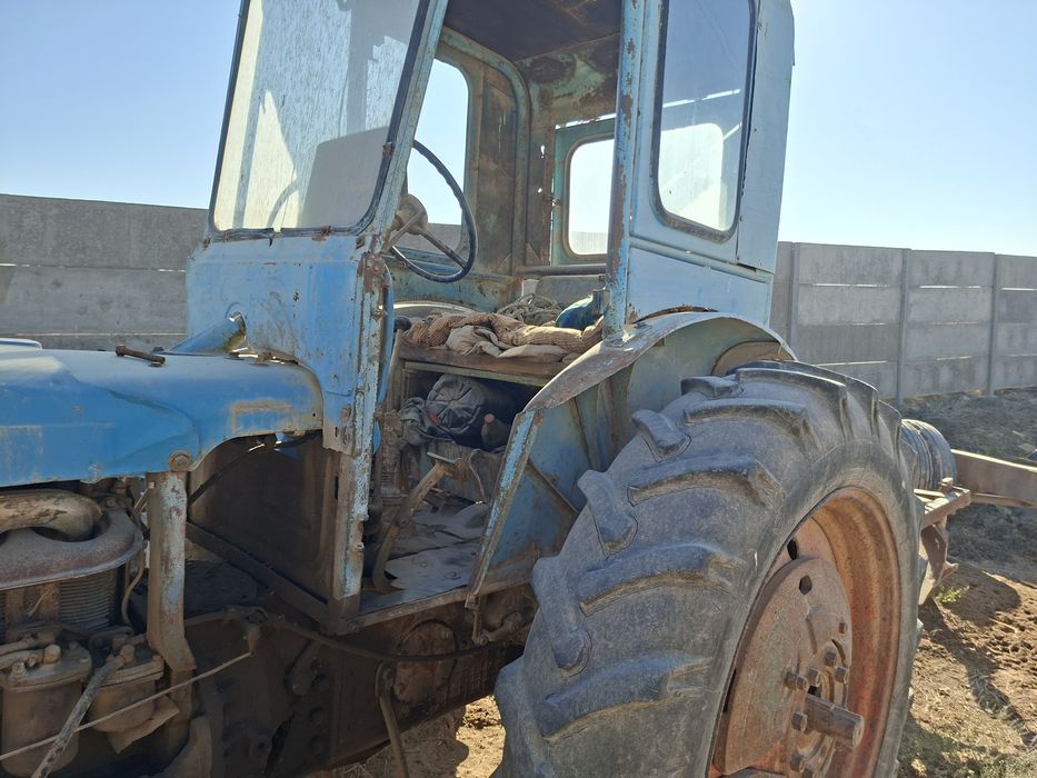 Т28 комплект сотилади, акамлятор стартера бор, юриб турган техника