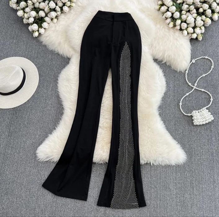 Продам наряжные одежды