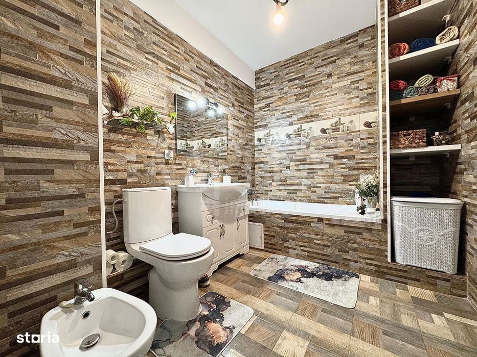 Apartament 3 camere de vanzare in Floresti
