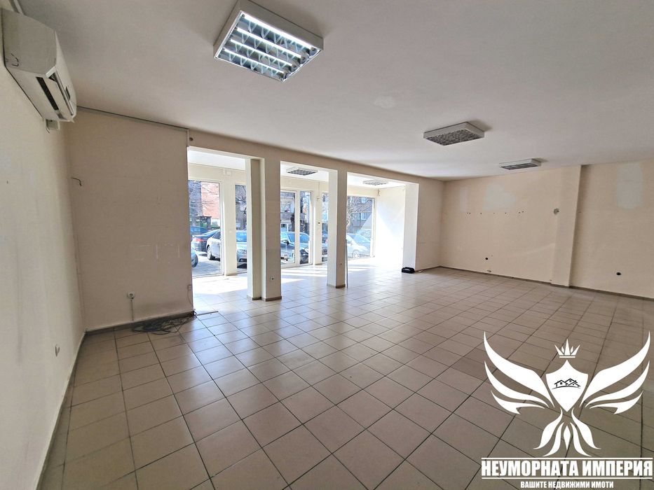 Дава се под наем Магазин в Асеновград - 180 кв.м за 727.77 € - Снимка #3