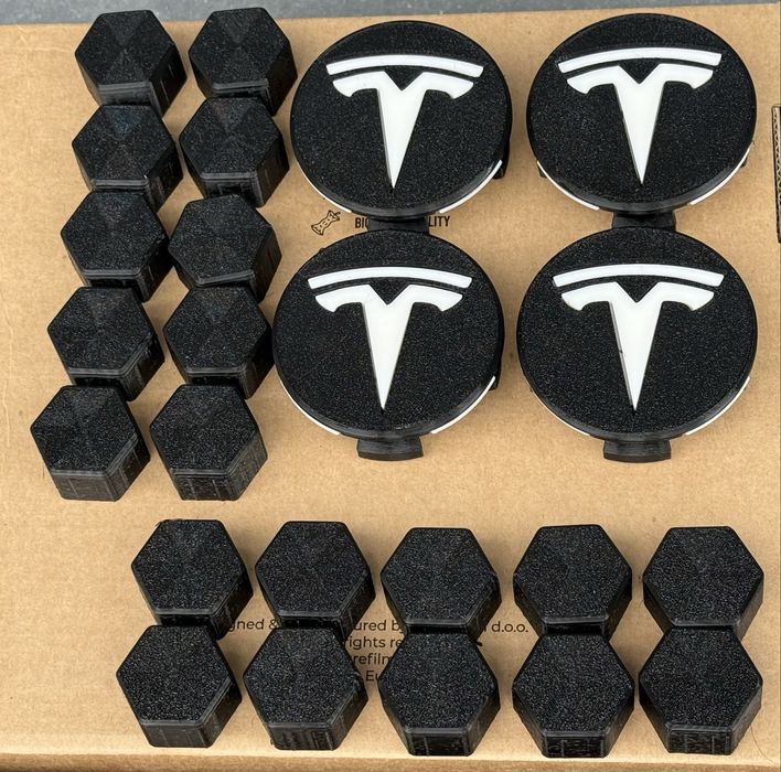 Capace centrale + capace prezoane Tesla