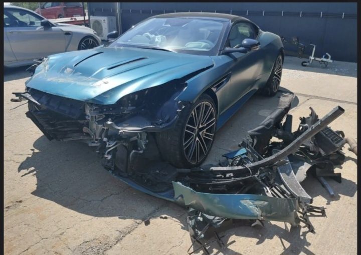 ASTON MARTIN DB12 2024 — imagine 4