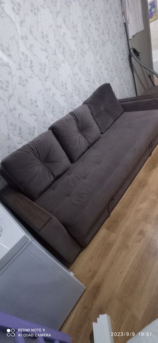 Продам диван б/у в хорошем состоянии