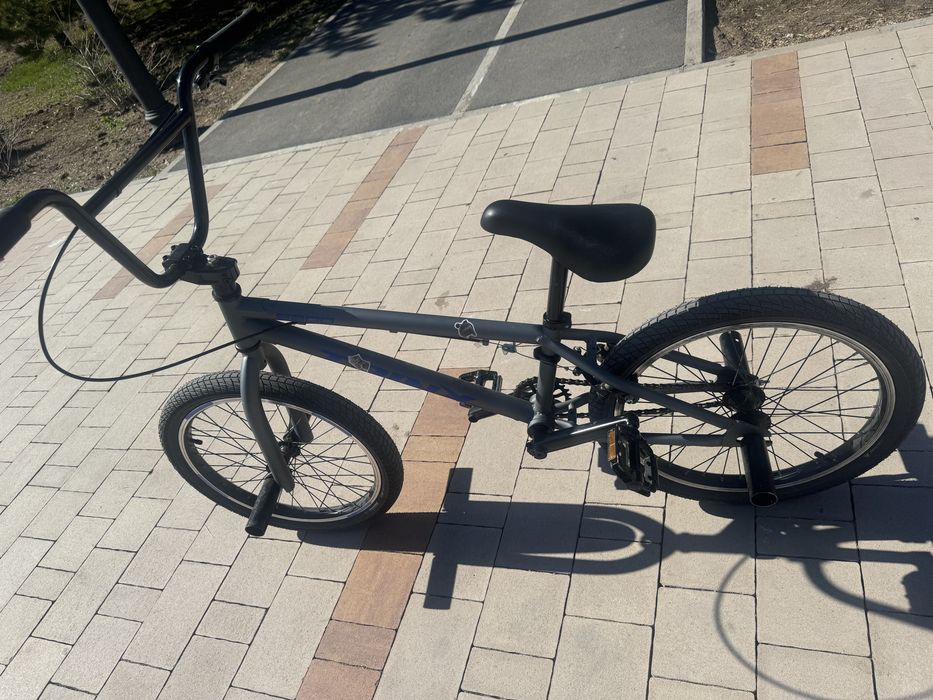 Продам велосипед BMX новый