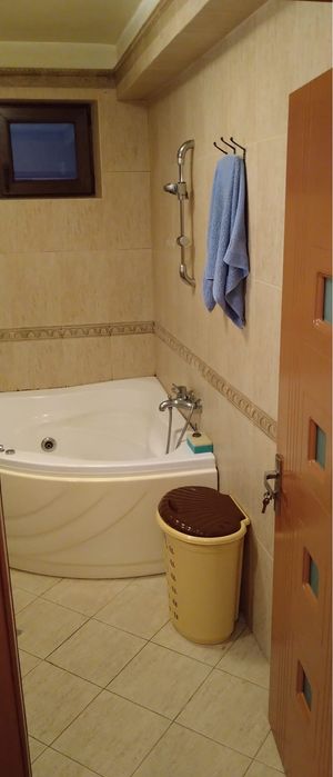 Apartament 3 camere de inchiriat