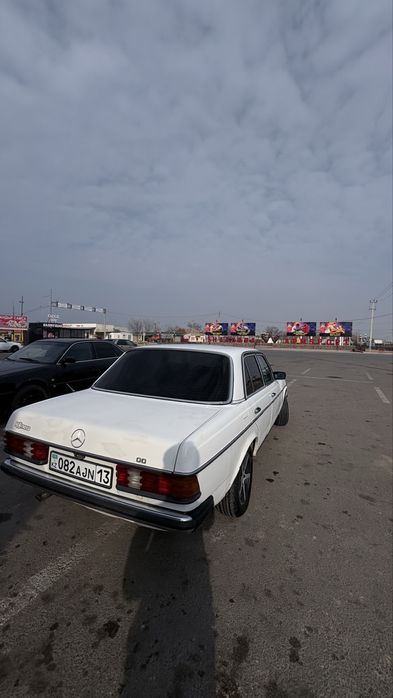 Мерседес Е.123 бензин -газ2,3л