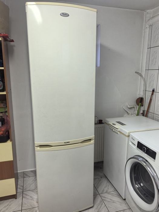 Combină frigorifica Whirlpool clasa A, 347 litri, 2 compresoare