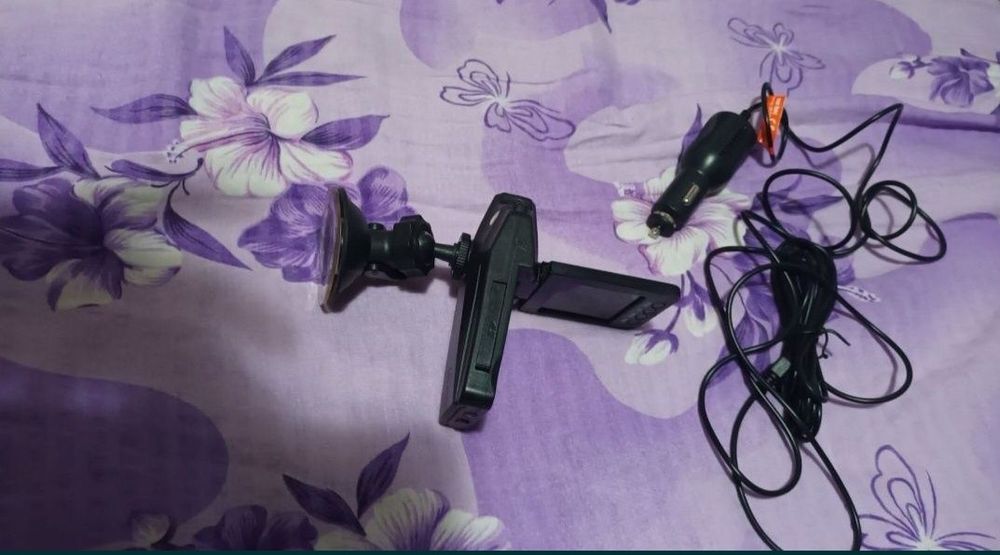 camera auto cu acumulator si incarcator la priza bricheta.