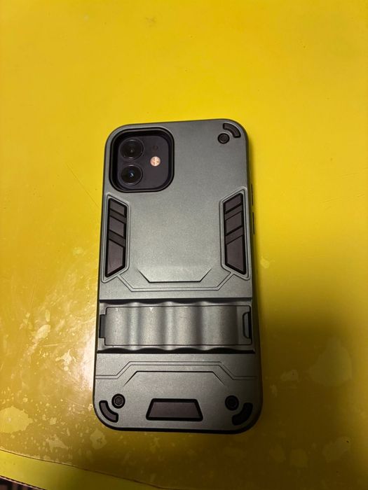 Продам 12 айфон на 128 мгб.