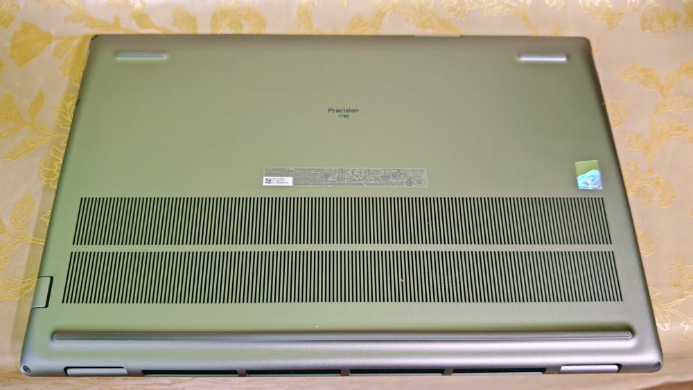 Dell Precision 7780/Intel Core i7-13850HX/NVidia RTX Ada 2000 8GB/16GB RAM/512GB NVME SSD/17.3 IPS FHD 500nit 100%DCI-P3 КАТО НОВ ГАРАНЦИЯ WorkStation