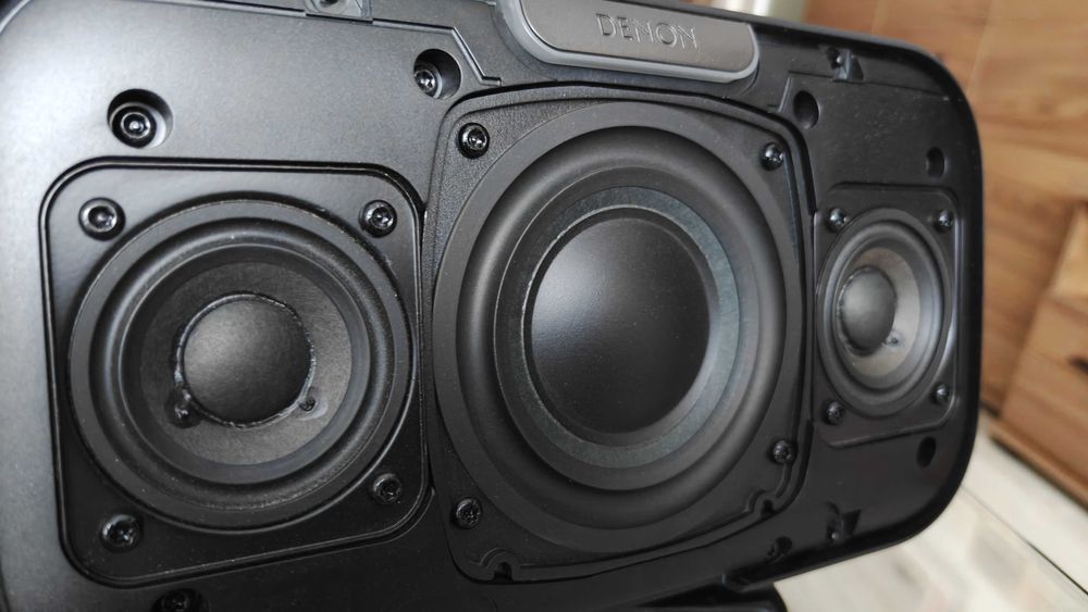 Преносим безжичен спийкър с Bluetooth - Denon Envayа.