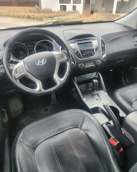 Hyundai ix35 4x4 2.0 crdi 2012 fiscal, cutia da șuturi la rece , funcțională