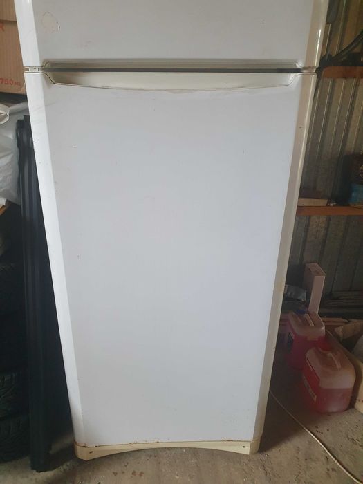 combina frigorifica indesit