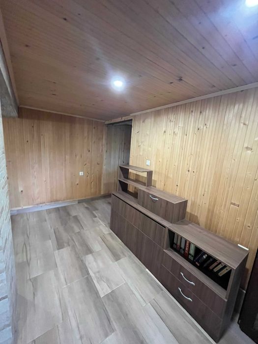 Продава къща на два етажа в Кортен