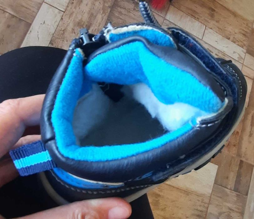 Нови ботуши за момче размер 23