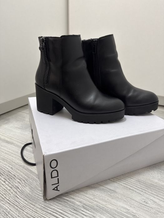 Botine negre îmblănite, mărimea 37, foarte comode