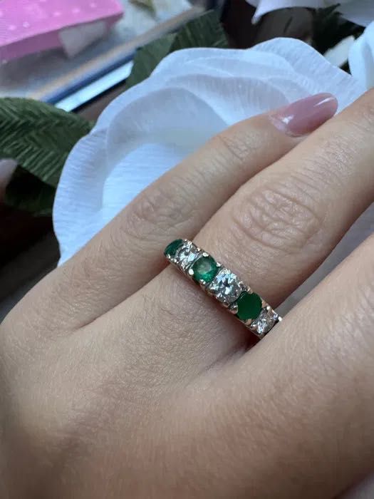 Set cercei și inele diamante și smaralde