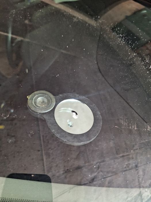 Лепене и възстановяване на спукани автостъкла