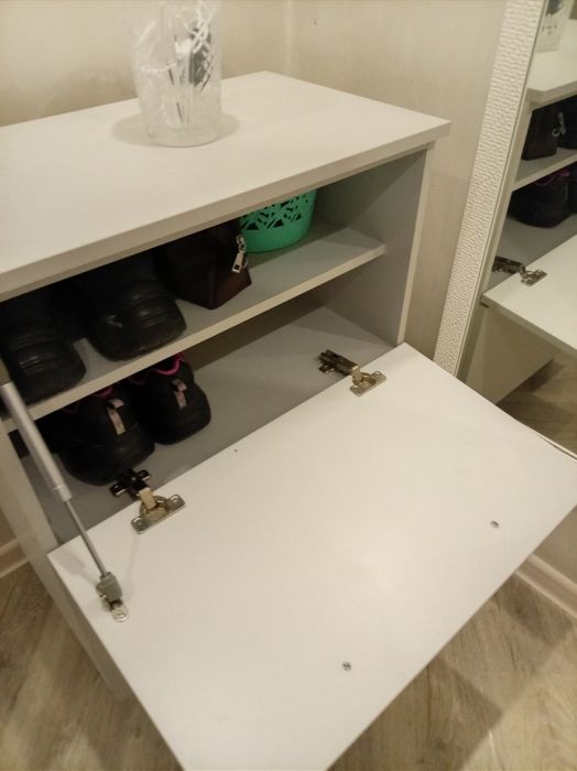 Продам обувницу , в нормальном состоянии