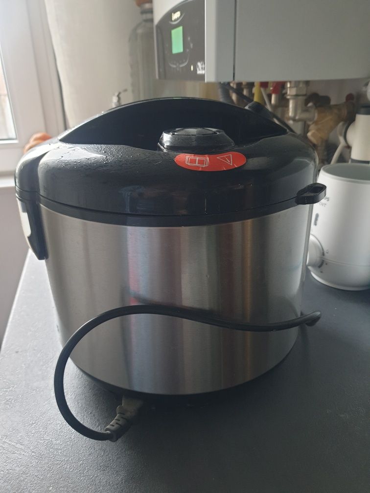 Multicooker DELIMANO 105973384, 5l, 700W, 18 programe, argintiu-negru