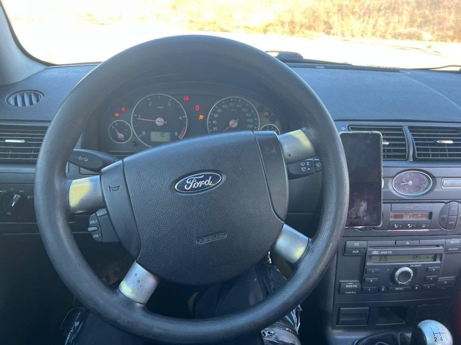 Vând sau schimb ford mondeo