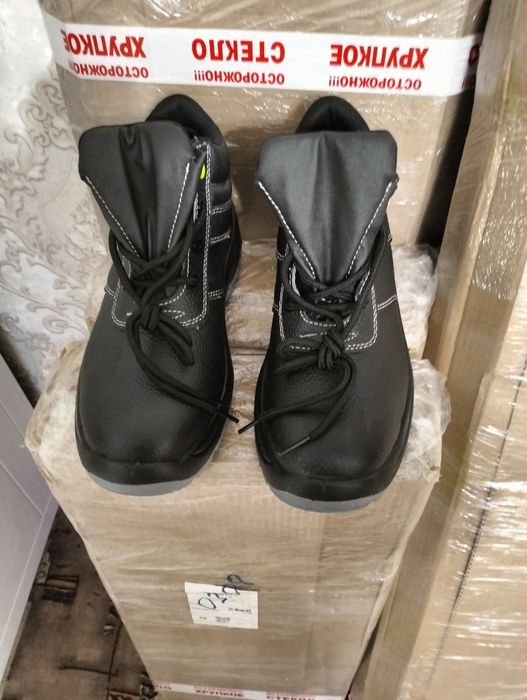 продам  кожаные ботинки.