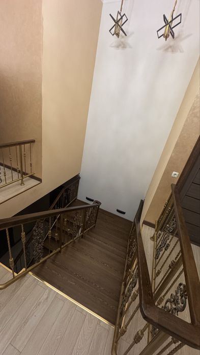 Hovli sotiladi Oʻzimni uyim makler emas