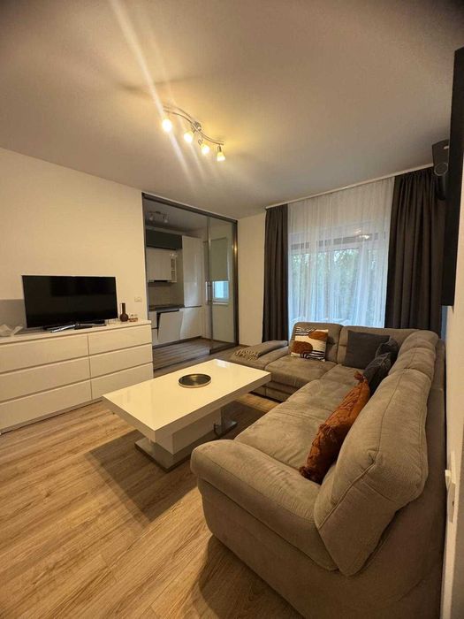 Proprietar,2 camere parter complet mobilat cu teren 150mp si 2 parcari