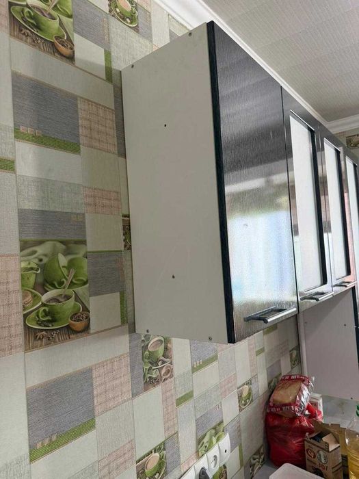 Продам б/у двери и  кухонный гарнитур