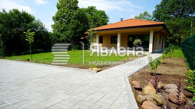 Продажба еднофамилна къща с. Големо Бучино