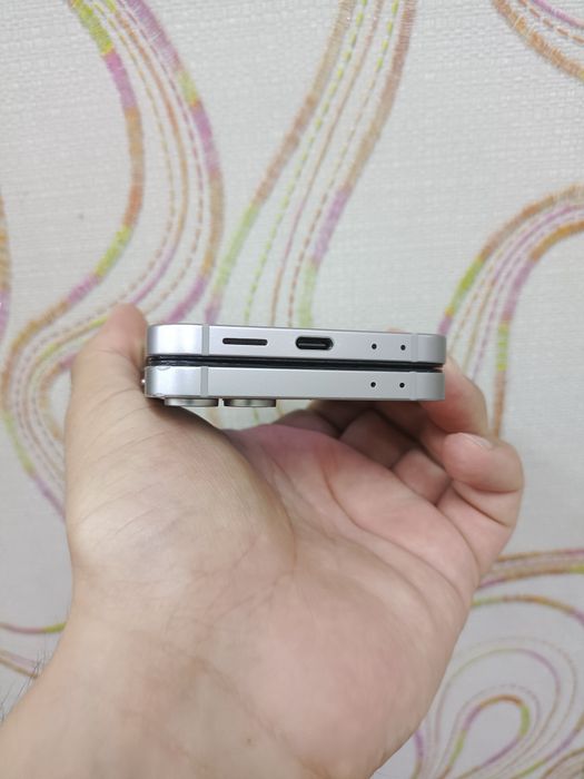 Samsung galaxy Z Flip 6 12/256 GB