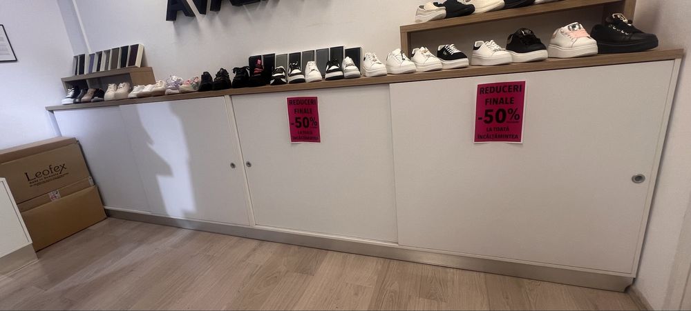 Mobilier complet pentru magazin, făcut la comandă – stare foarte bună