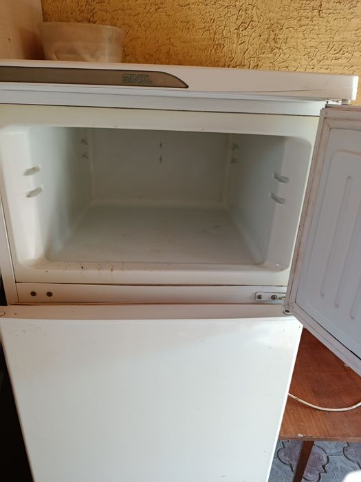 Продам холодильник на запчасти