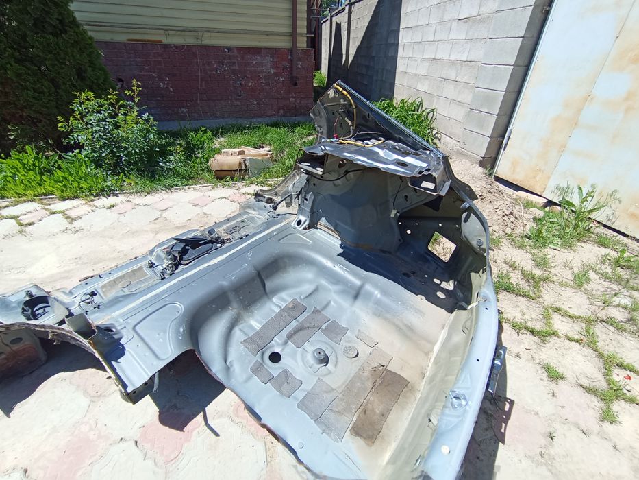 Задний крыло Hyundai Elantra