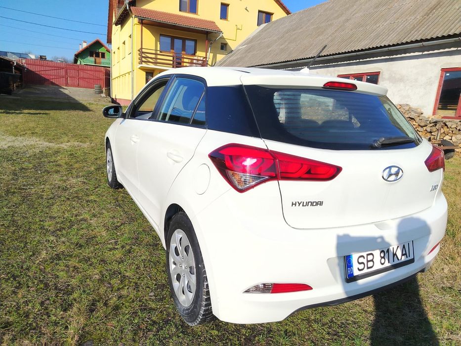 Vând mașină: Hyundai i20, an 2018, Motor 1,2 benzina - 162,115 Km