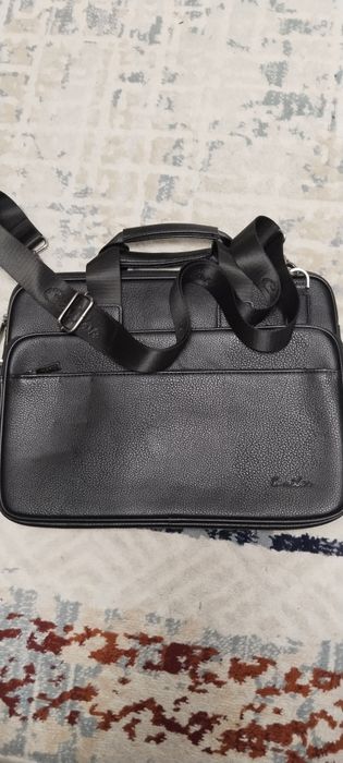 Продам портфель Cantlor