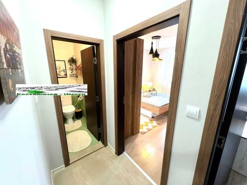 Продава се Тристаен апартамент в Пловдив, Кючук Париж - 95 кв.м за 2053 €/кв.м - Снимка #3