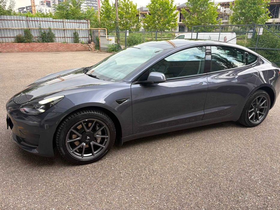 Tesla Model 3 SR LFP, POMPA CALDURA, Inmatriculata, fara schimburi