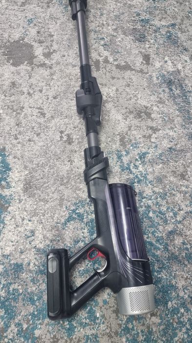 Vând aspirator vertical Rowenta