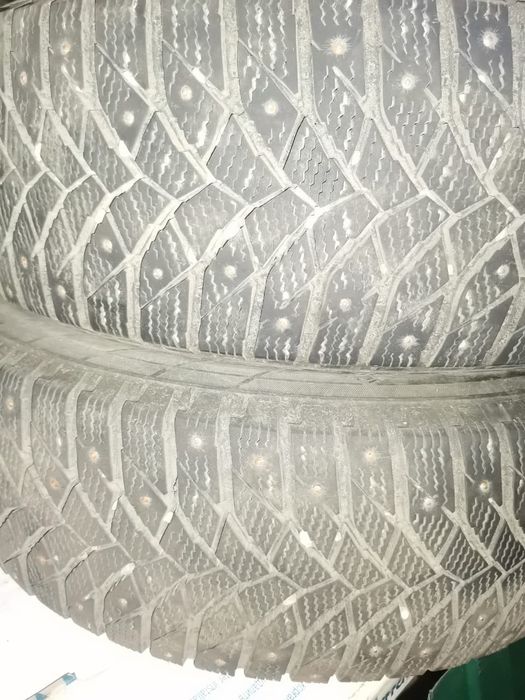 Продам шины бу . 215*70R16