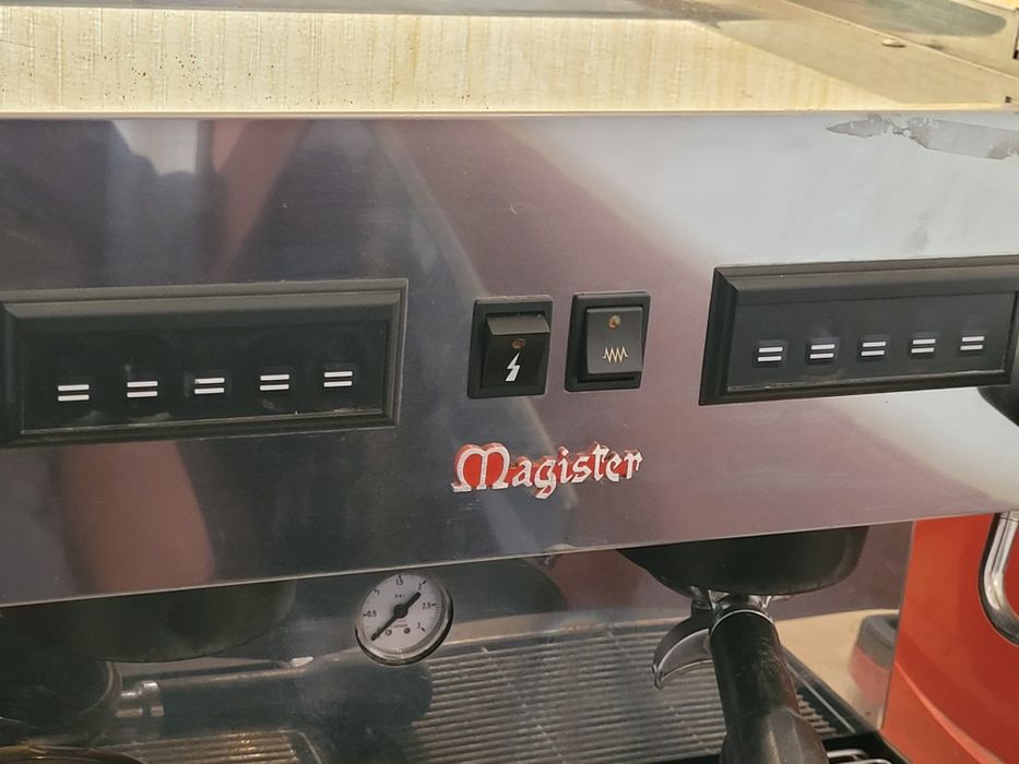 Espressor profesional cu 2 râșnițe