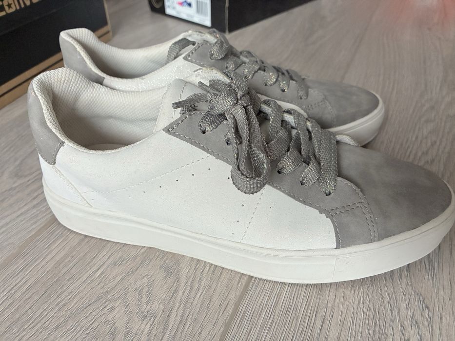 Converse Nike Adidas маратонки кецове Vans Esprit