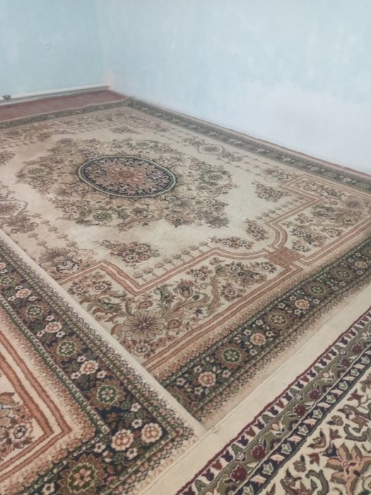 Gilam sotiladi 2ta 3ga 4