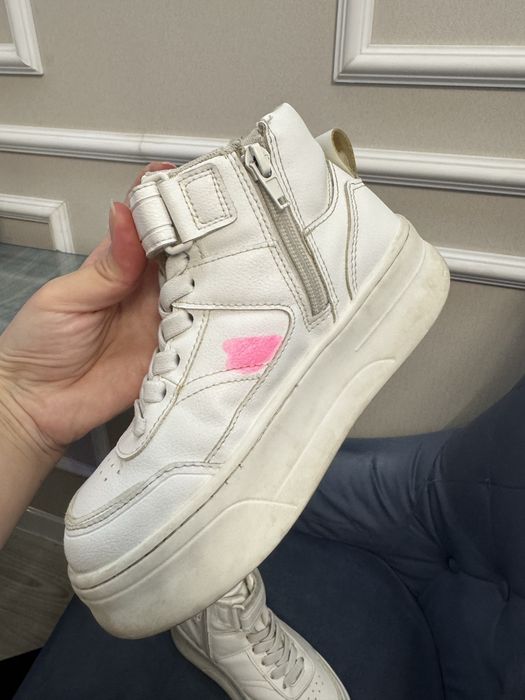 Кроссовки  детские zara 32 размер