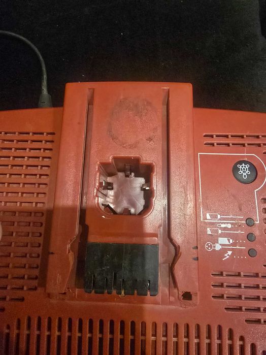 Зарядно за HILTI