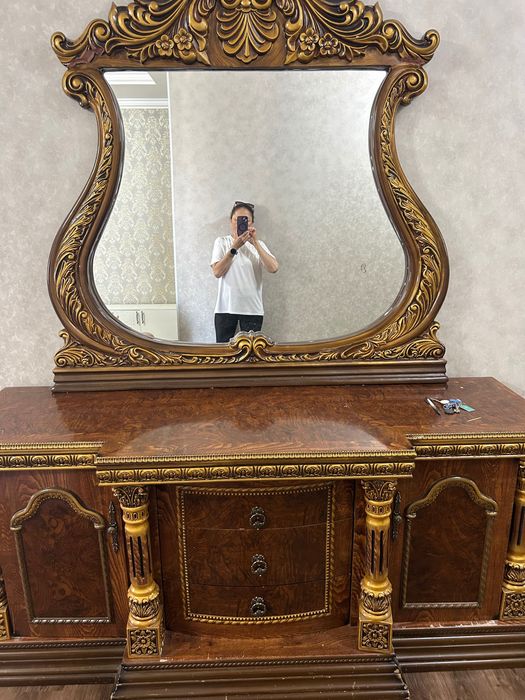 Спальный гарнитур