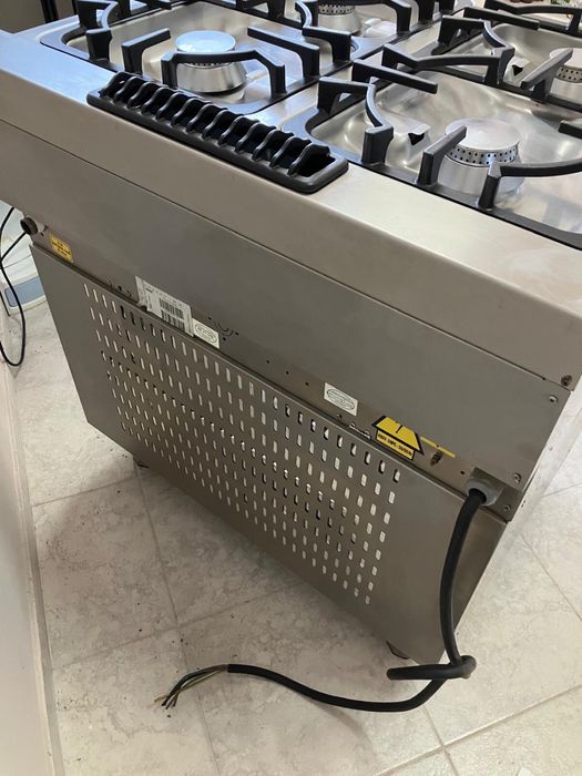 Aragaz profesional gaz si cuptor electric NOU