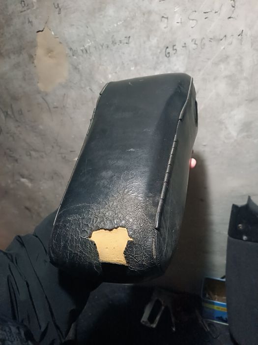 Продам подлокотник на мерс 124