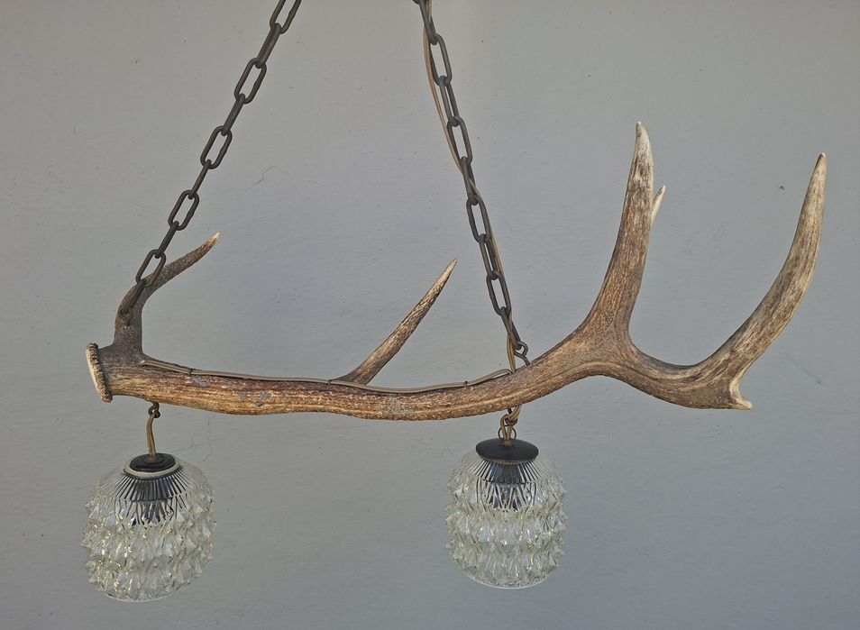 Vând candelabru din coarne de cerb