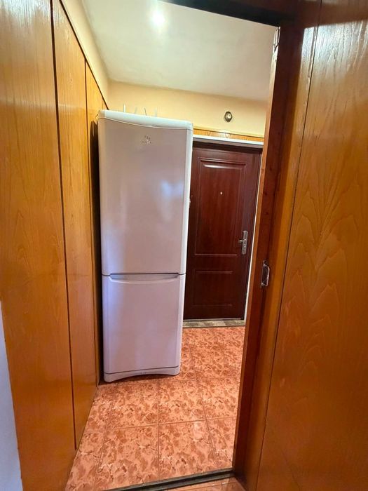 Продавам 2-стаен саниран, уютен, тих и слънчев апартамент.